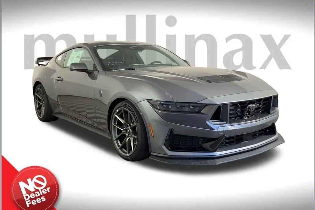 2025 Ford Mustang Dark Horse photo 1
