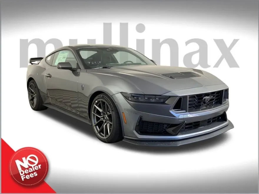 2025 Ford Mustang Dark Horse photo 1