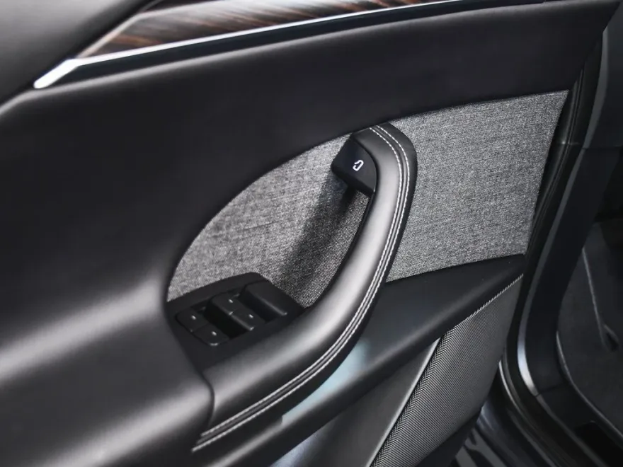 2024 Tesla Model X photo 5