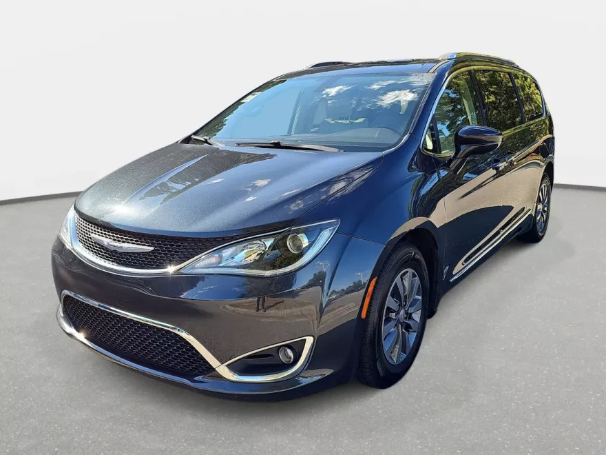 2020 Chrysler Pacifica Touring Plus photo 1