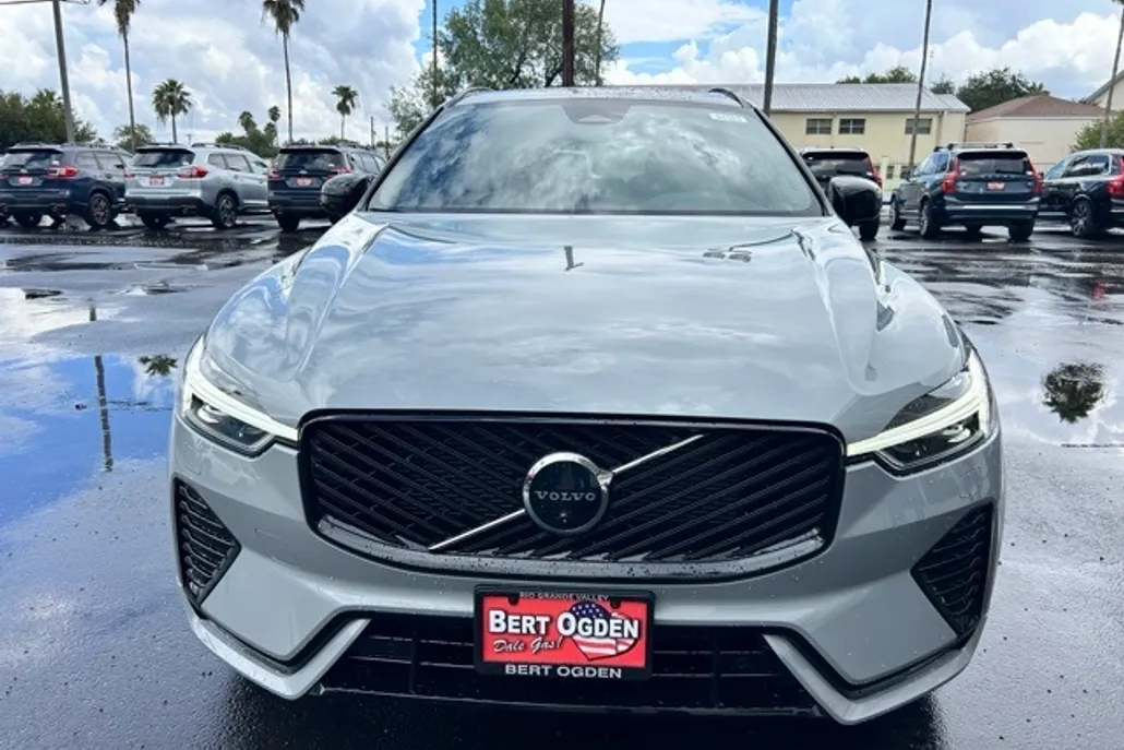 2026 Volvo XC60 B5 Plus photo 1