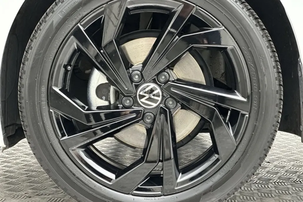 2025 Volkswagen Jetta 1.5T SE photo 1