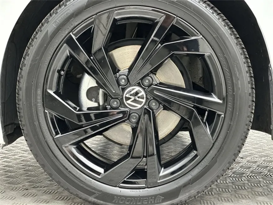 2025 Volkswagen Jetta 1.5T SE photo 1