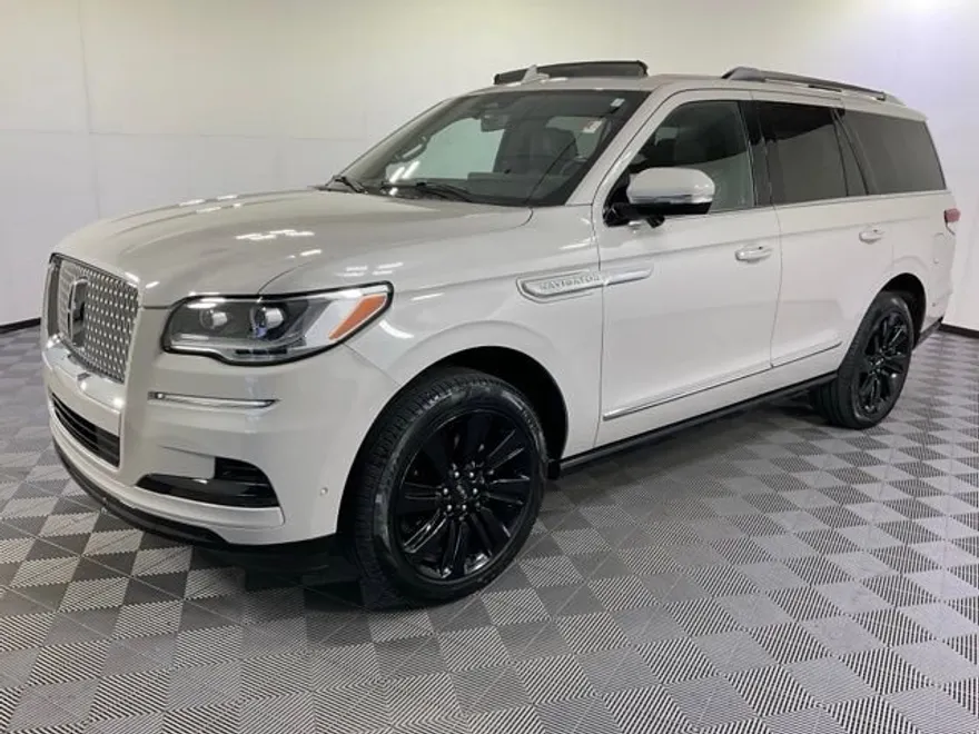 2024 Lincoln Navigator Reserve photo 1