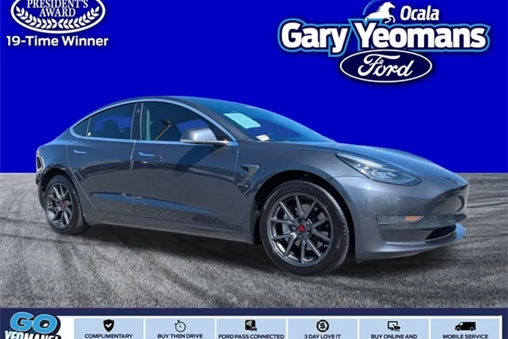 2019 Tesla Model 3 Standard Range Plus photo 1