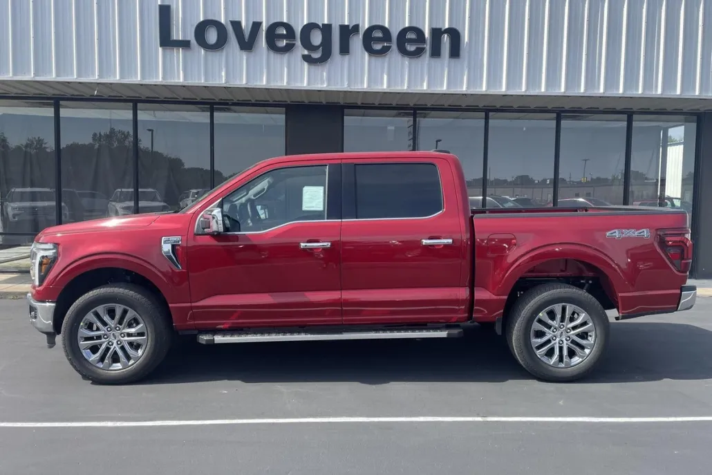 2025 Ford F-150 Lariat photo 1