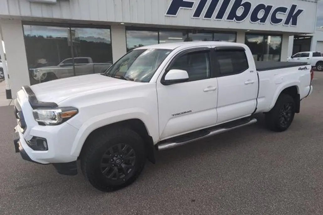 2021 Toyota Tacoma TRD Off-Road V6 photo 1