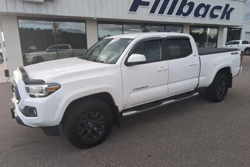 2021 Toyota Tacoma TRD Off-Road V6 photo 1