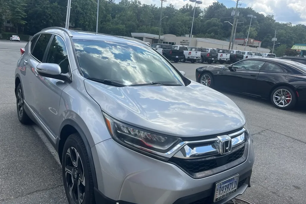 2019 Honda CR-V Touring photo 1
