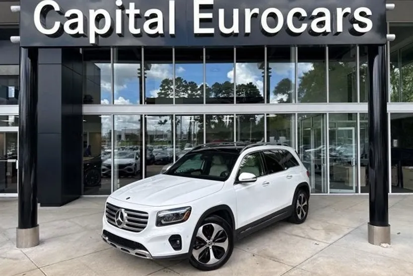 2024 Mercedes Benz GLB 250 photo 1