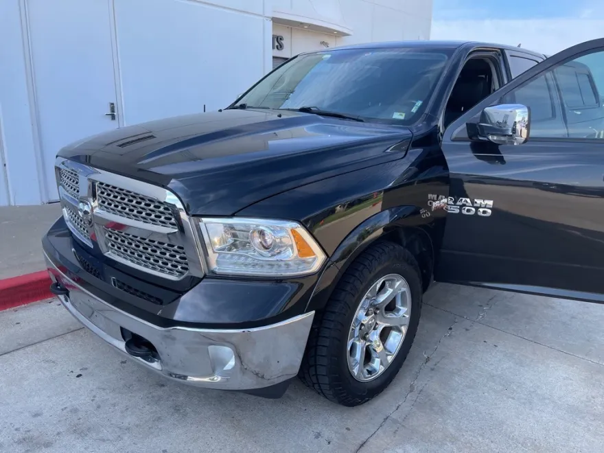 2017 Ram 1500 Laramie photo 1
