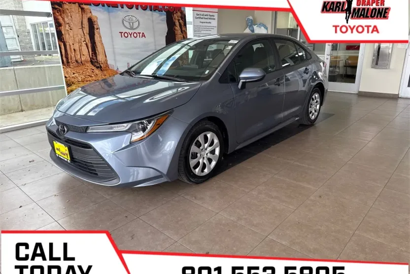 2024 Toyota Corolla LE photo 1