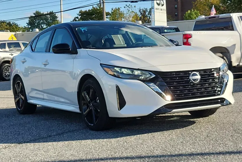 2025 Nissan Sentra SR photo 1