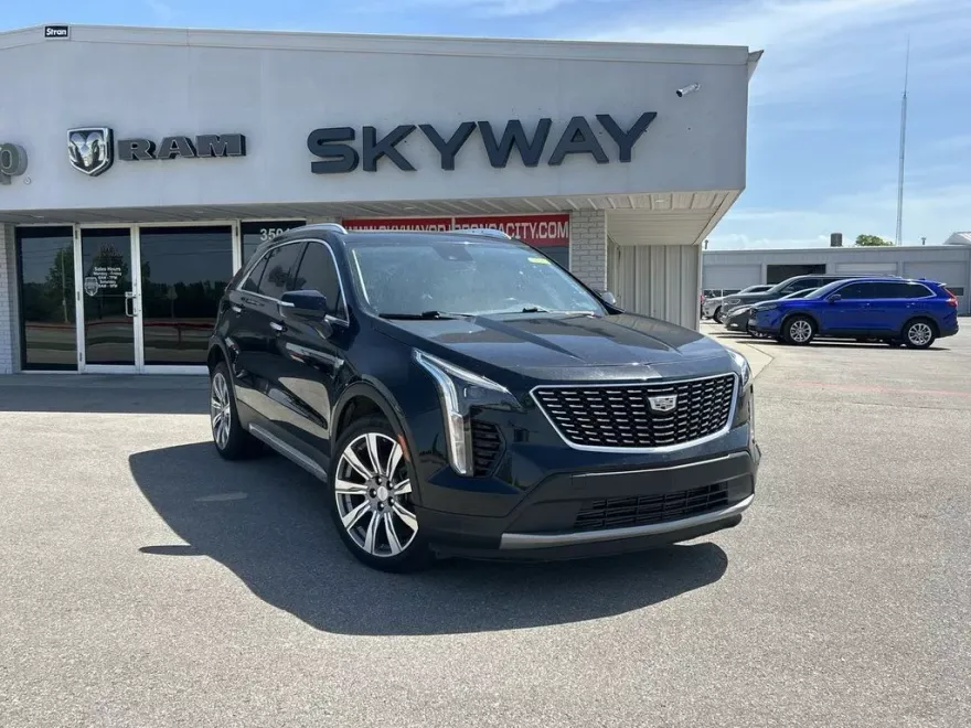2021 Cadillac XT4 Premium Luxury photo 1