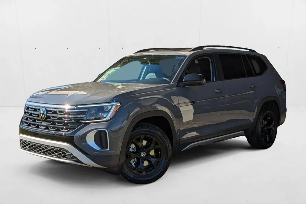 2025 Volkswagen Atlas Peak Edition SE photo 1