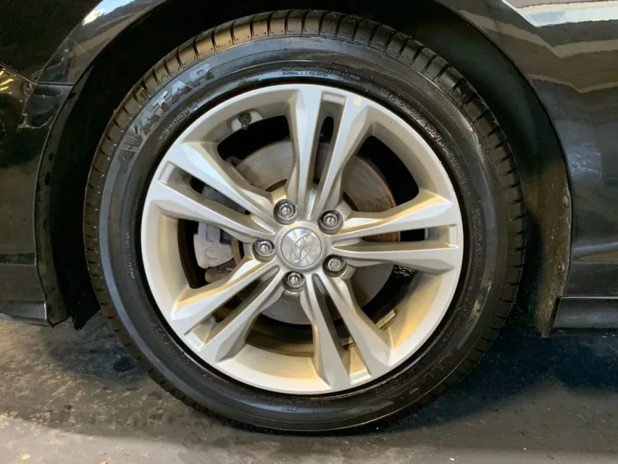 2019 Hyundai Sonata SEL photo 2