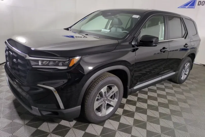 2025 Honda Pilot EX-L photo 1