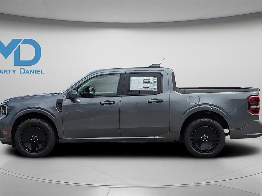2025 Ford Maverick photo 1