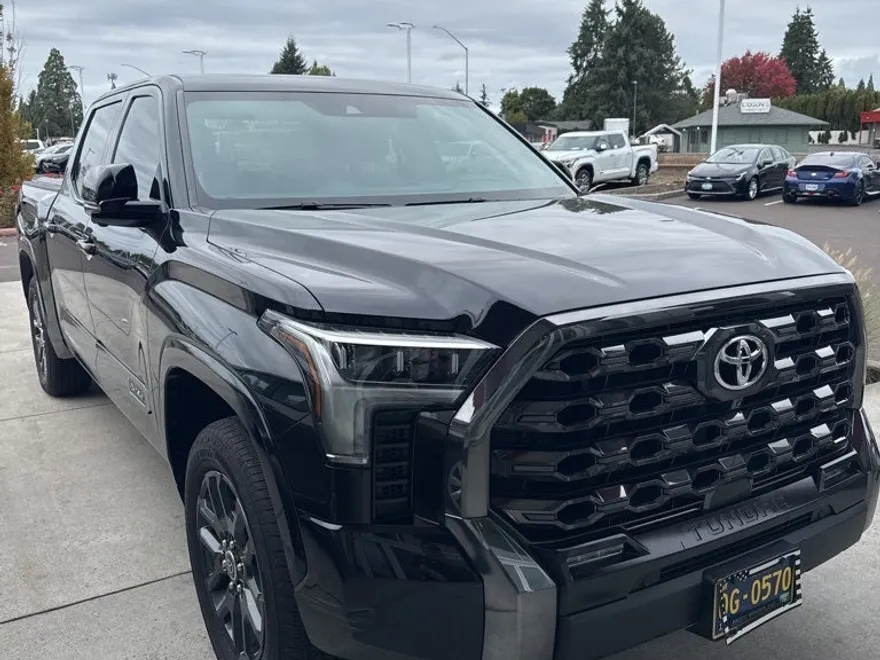 2022 Toyota Tundra Platinum photo 1