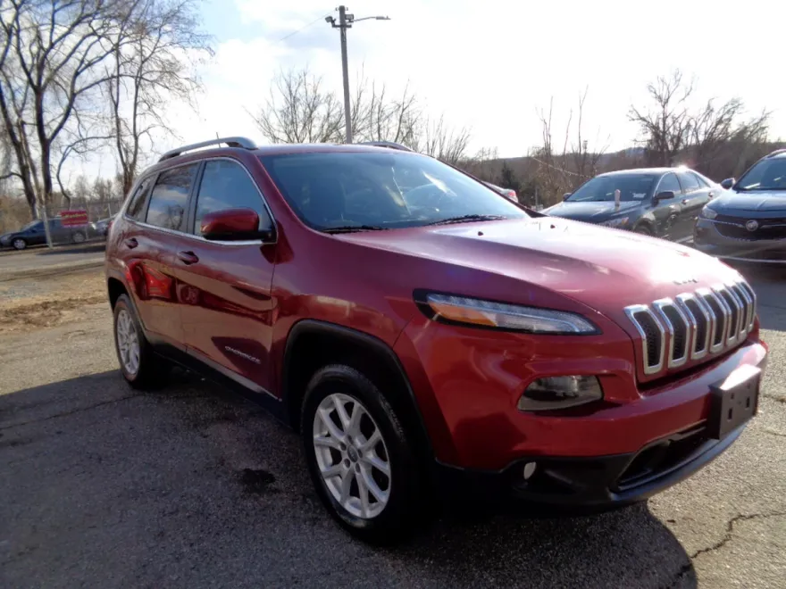 2017 Jeep Cherokee Latitude photo 1