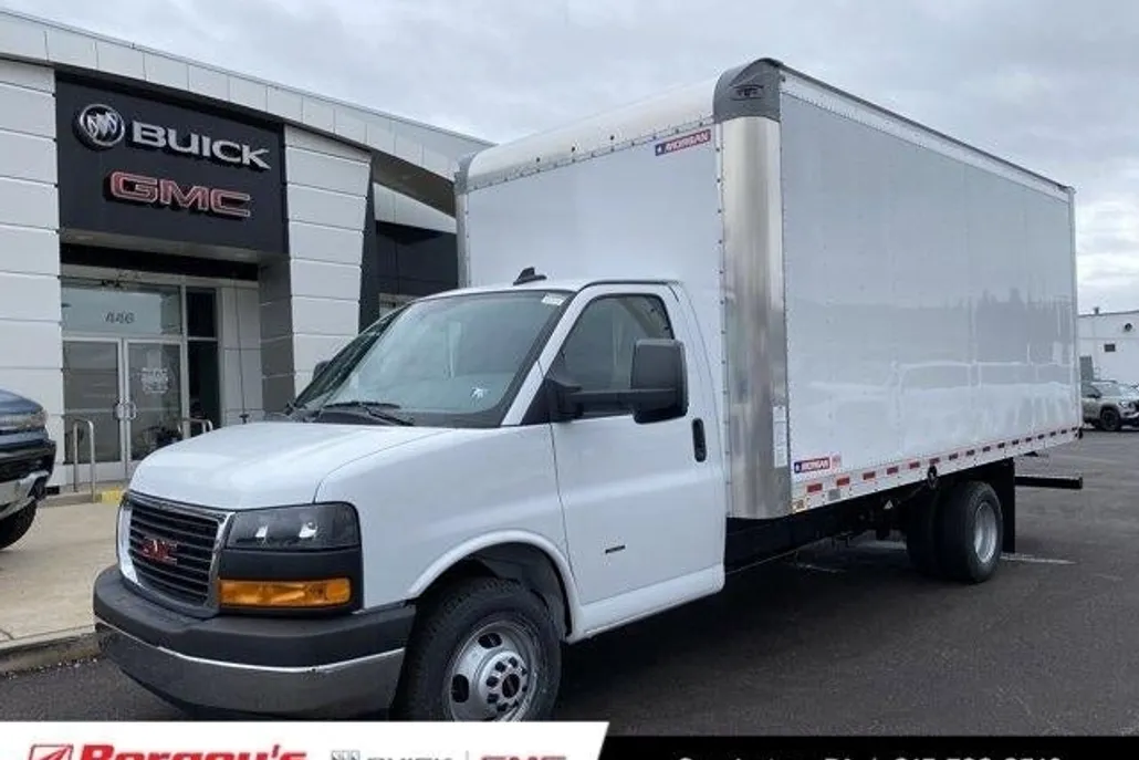 2025 Gmc Savana Cutaway 3500 photo 1