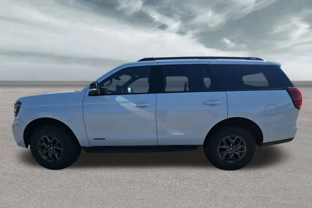 2025 Ford Expedition photo 1