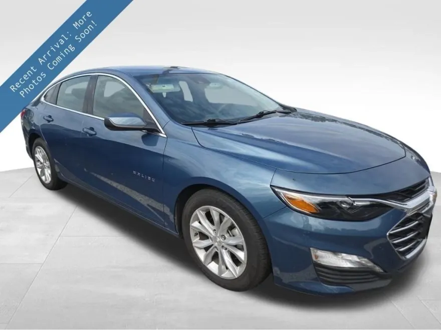 2024 Chevrolet Malibu 1LT photo 1
