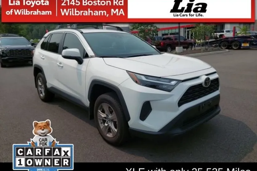 2023 Toyota RAV4 XLE photo 1