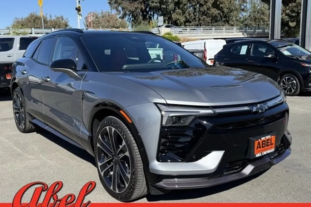 2026 Chevrolet Blazer EV photo 1