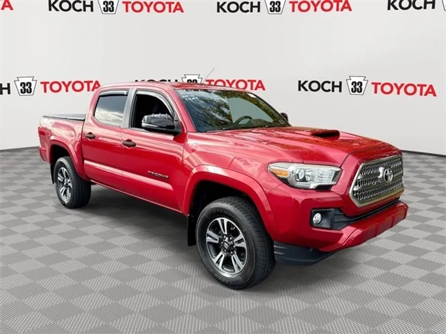 2016 Toyota Tacoma TRD Sport photo 1