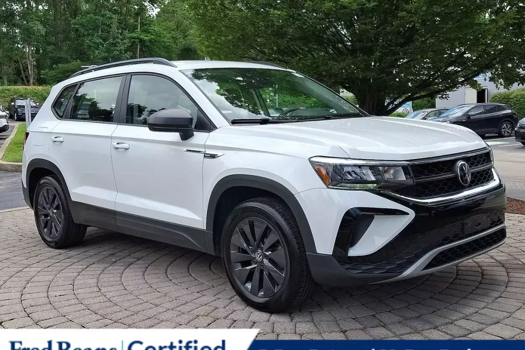 2022 Volkswagen Taos S photo 1
