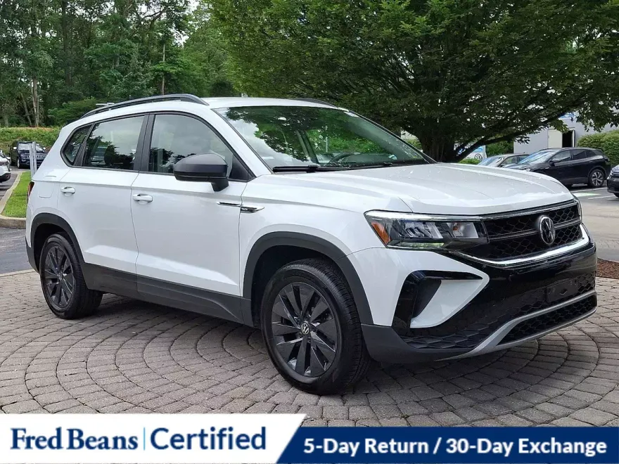 2022 Volkswagen Taos S photo 1