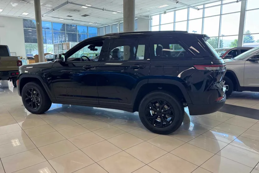 2025 Jeep Grand Cherokee Altitude X photo 1