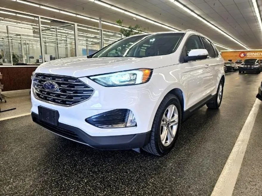 2019 Ford Edge SEL photo 1