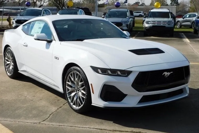 2025 Ford Mustang GT Premium photo 1