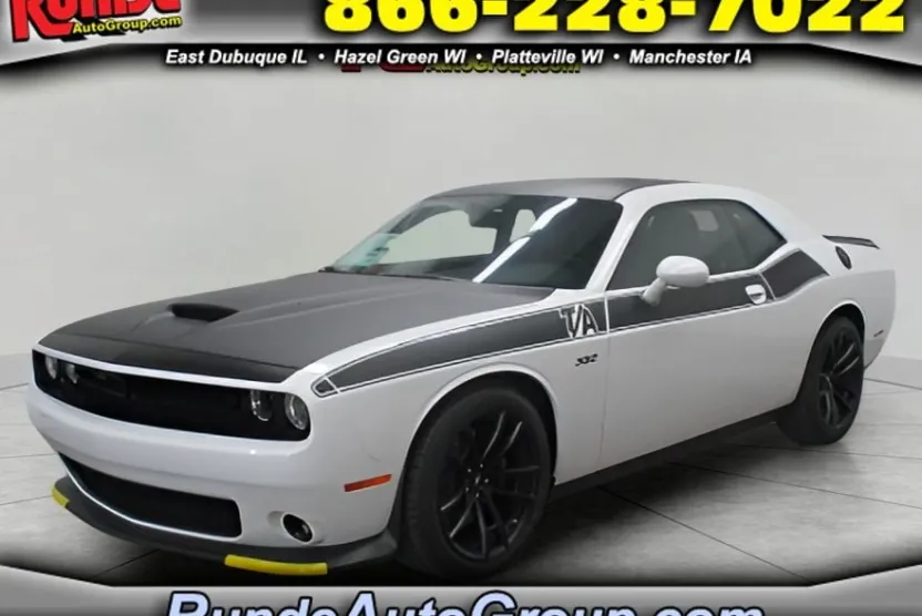 2023 Dodge Challenger R/T Scat Pack photo 1