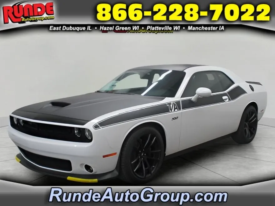 2023 Dodge Challenger R/T Scat Pack photo 1