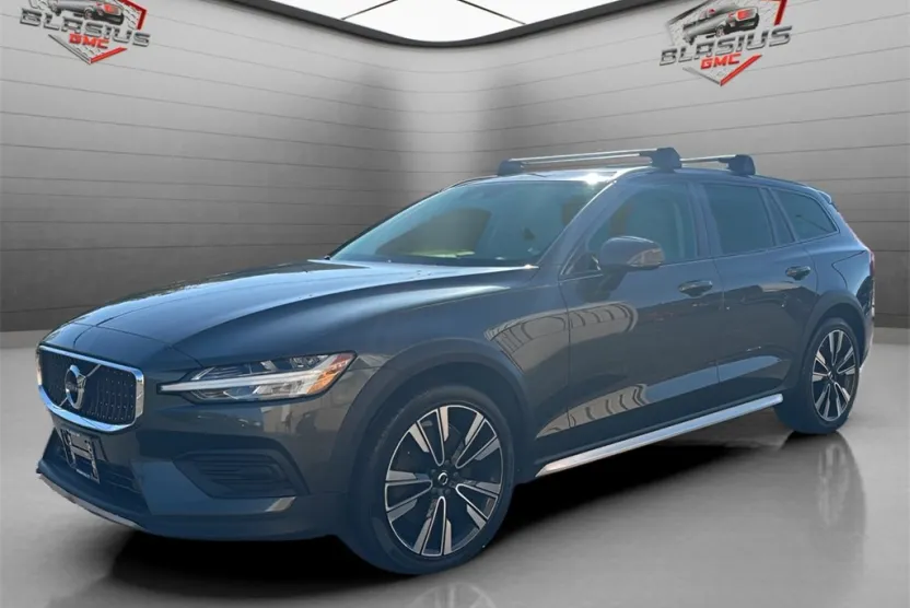 2020 Volvo V60 Cross Country T5 photo 1