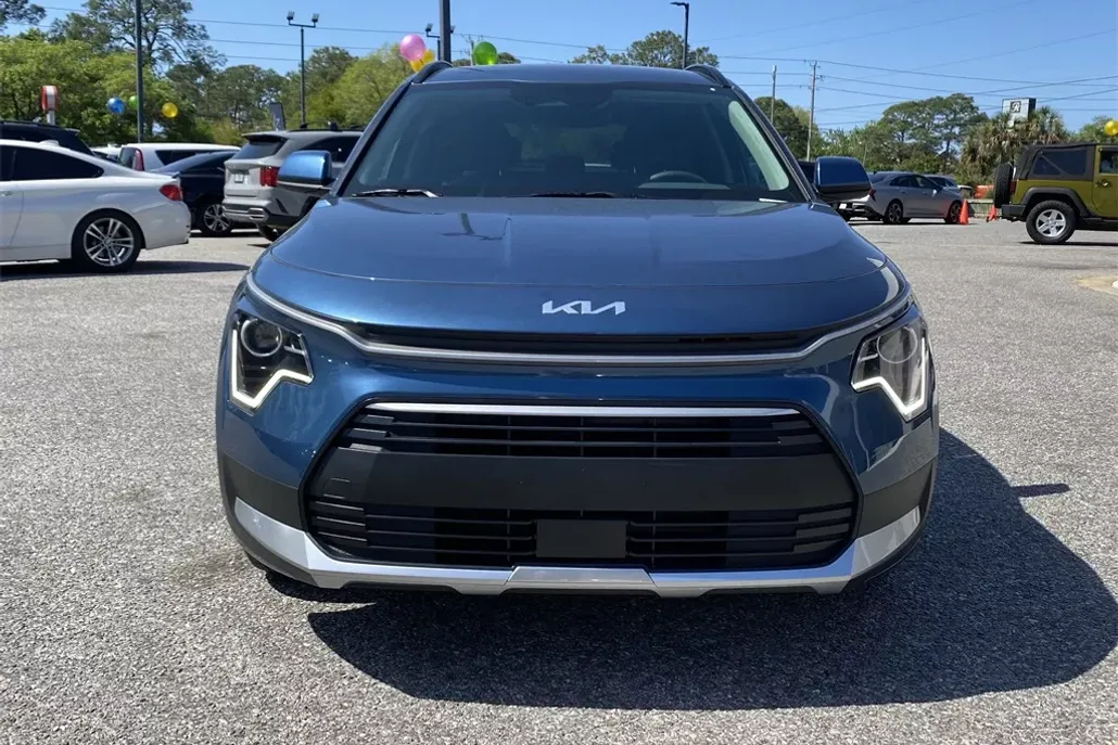 2025 Kia Niro EX photo 1