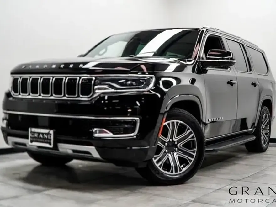 2023 Jeep Wagoneer L Series II photo 1