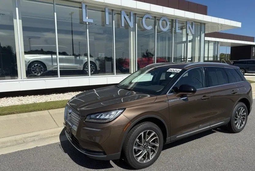 2022 Lincoln Corsair Standard photo 1