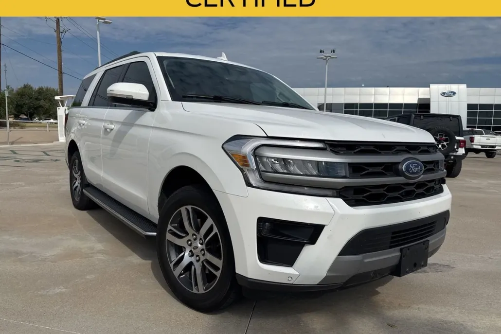 2023 Ford Expedition XLT photo 1