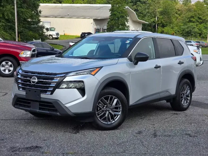 2024 Nissan Rogue S photo 1