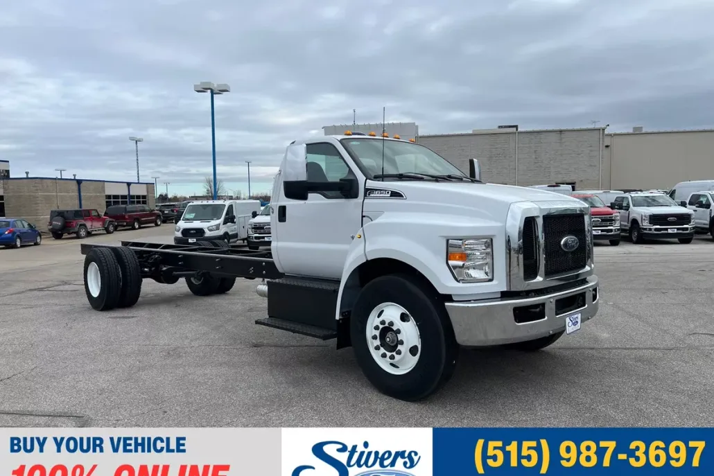 2024 Ford F-650 photo 1