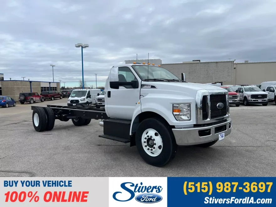 2024 Ford F-650 photo 1