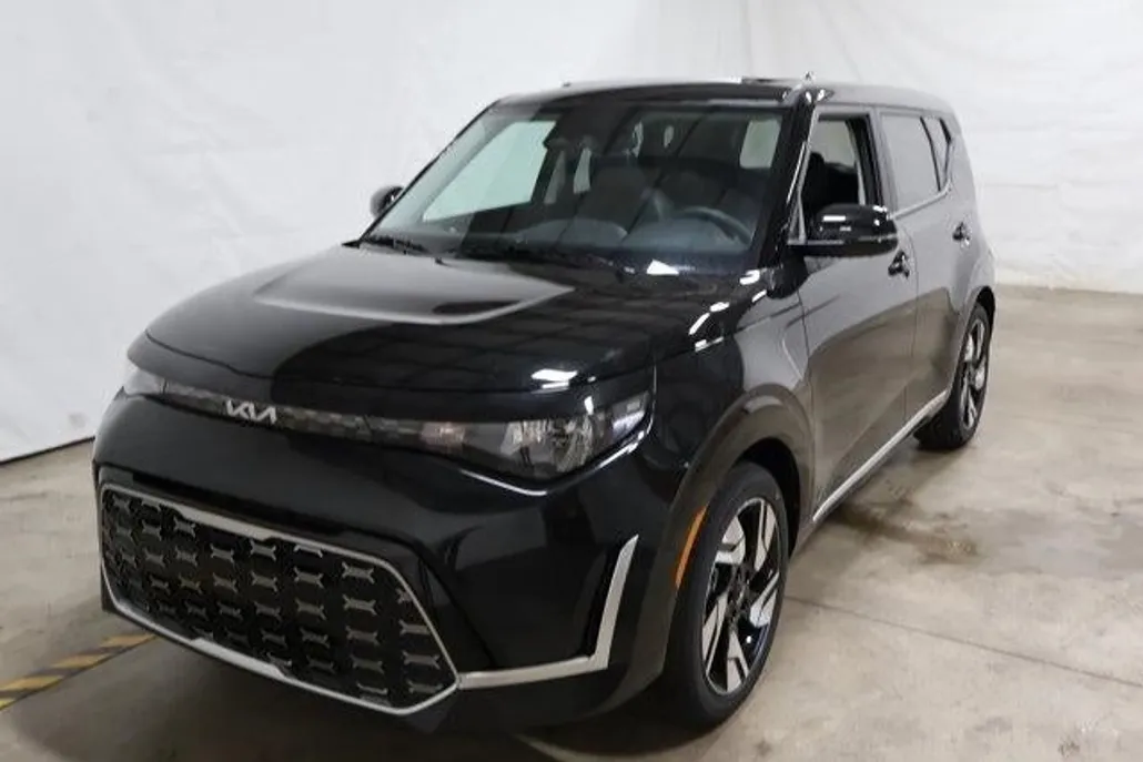 2025 Kia Soul GT-Line photo 1