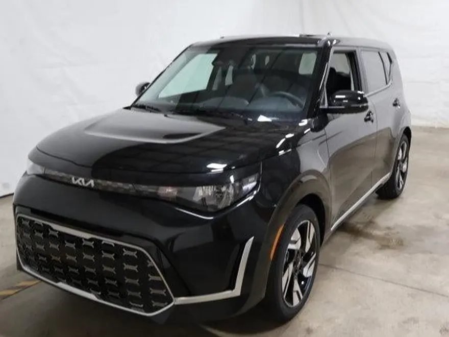 2025 Kia Soul GT-Line photo 1