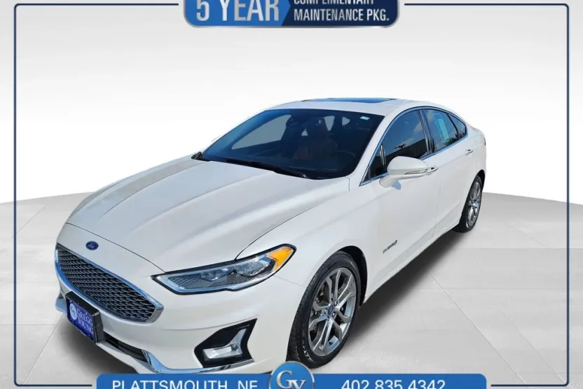 2019 Ford Fusion Hybrid Titanium photo 1