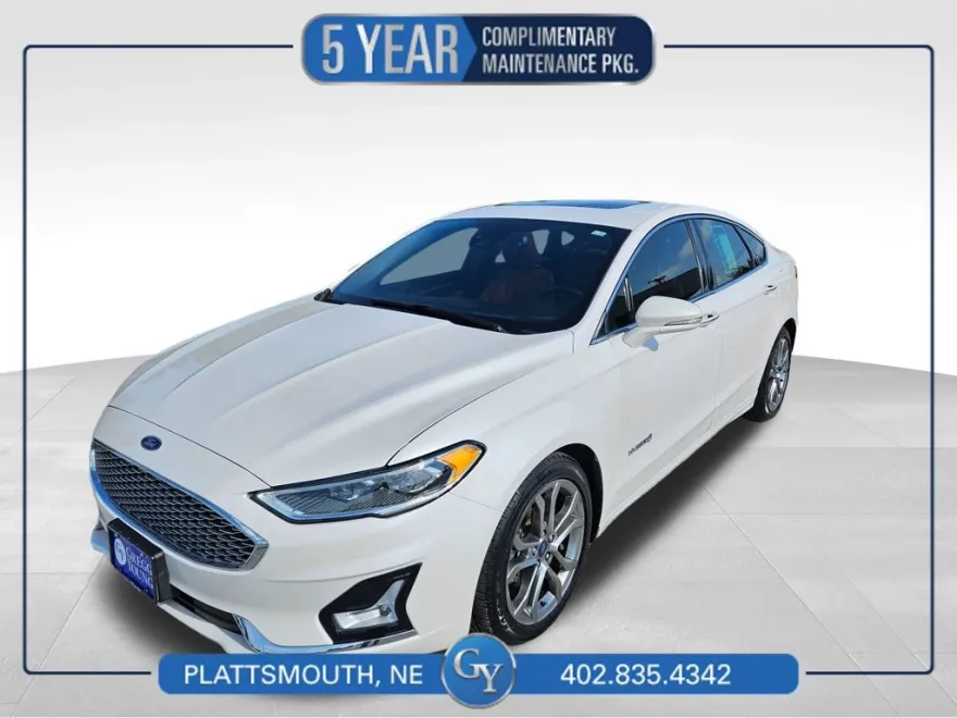 2019 Ford Fusion Hybrid Titanium photo 1