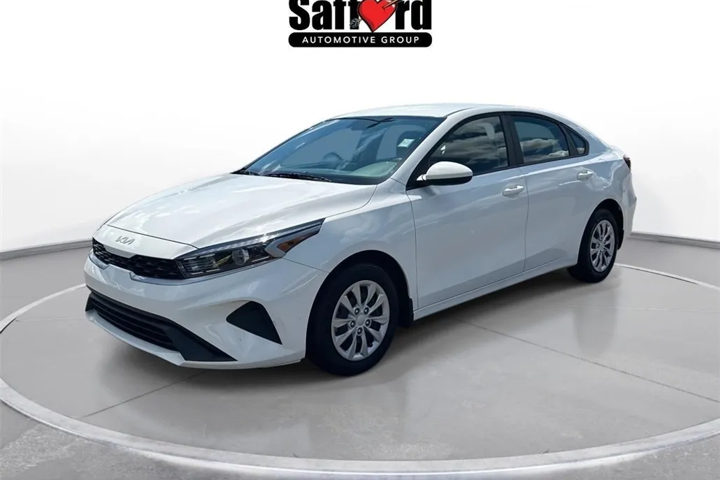 2024 Kia Forte LX photo 1